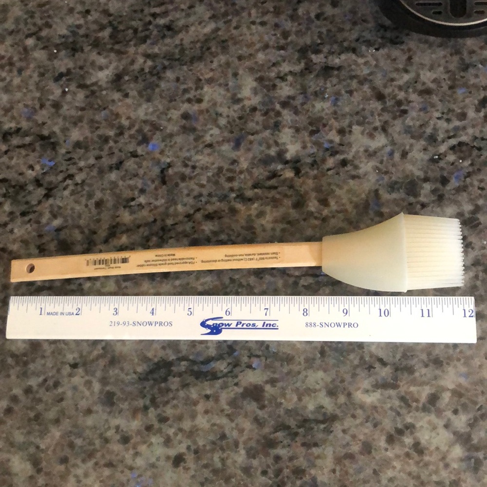 NWOT Silicone Basting Brush with wooden handle